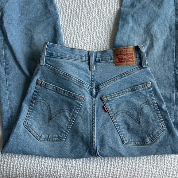 Women’s Levi’s ribcage ankle straight jean - Picture 5 of 5